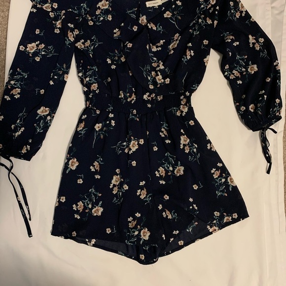 Blu Pepper shorts in size small.​ - Picture 3 of 5